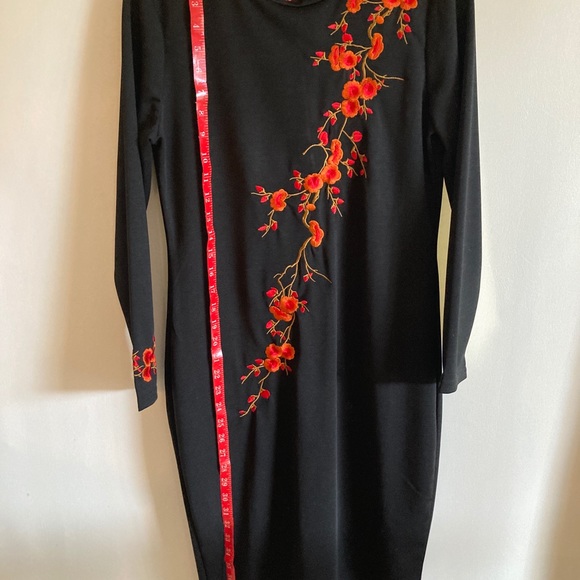 Black slimming dress Asian Floral design great fabric! 🌸 - Picture 2 of 14